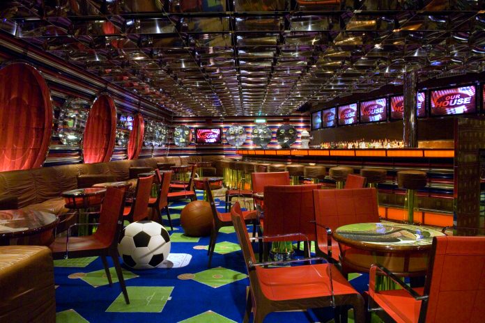 Cruise Sports Bars for Game Day Fans