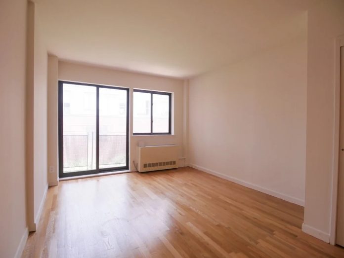 Manhattan apartment with oversized windows