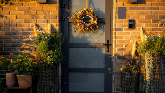 Decorating Your Apartment for Autumn