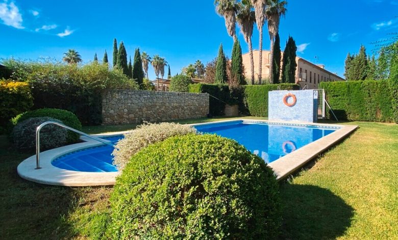 Los hoteles más destacados con piscina en València. Los hoteles más destacados con piscina en València.